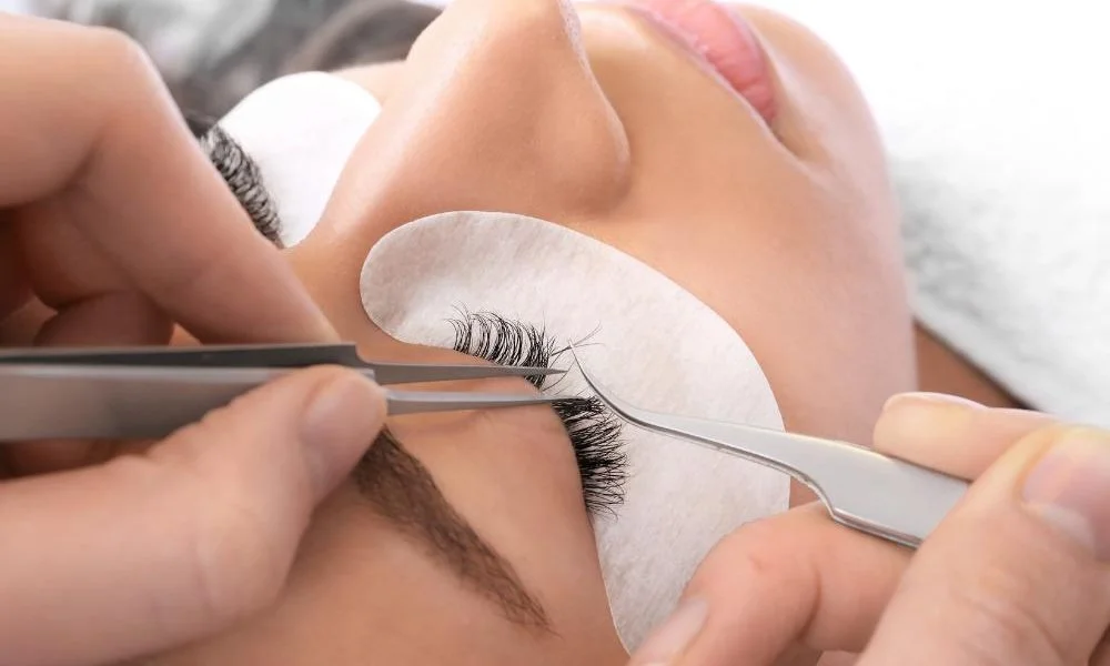 7 Beauty Tips to Maintain Your Lash Extensions