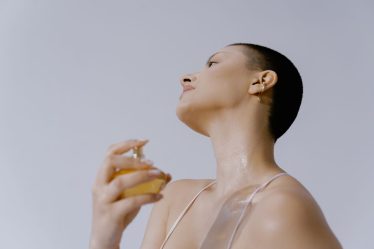 Tried and Tested Ways to Fall in Love with Your New Perfume