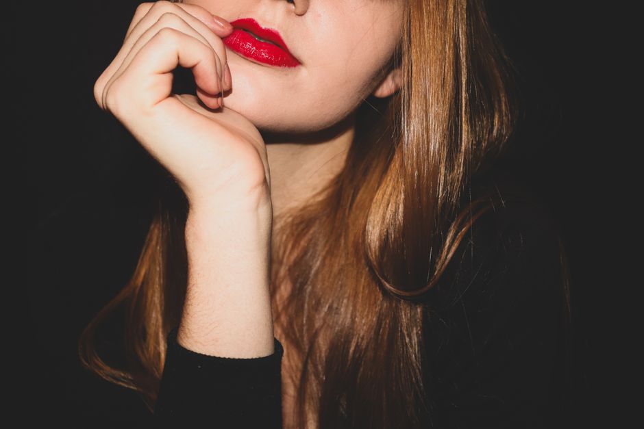 Berry Lipstick Shades for Autumn: Find Your Best Tone